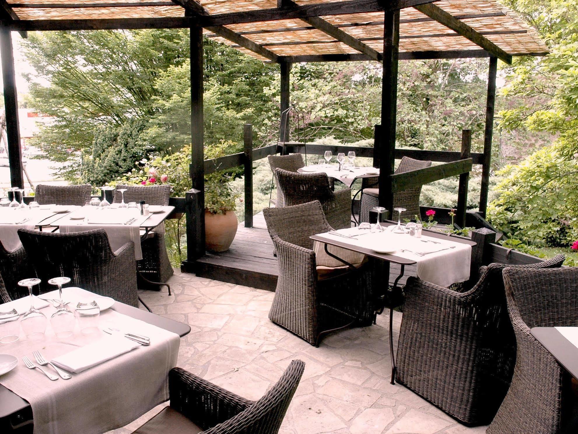 Logis Hotel - Restaurant Le Relais De Comodoliac Saint-Junien Exterior foto